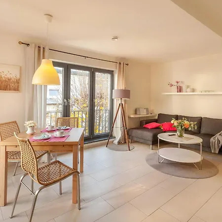 Ostseebad, Sellin, Ferienwohnung, Villa Baltic شقة *