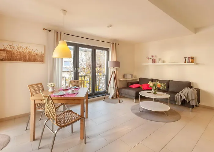 Ostseebad, Sellin, Ferienwohnung, Villa Baltic شقة *